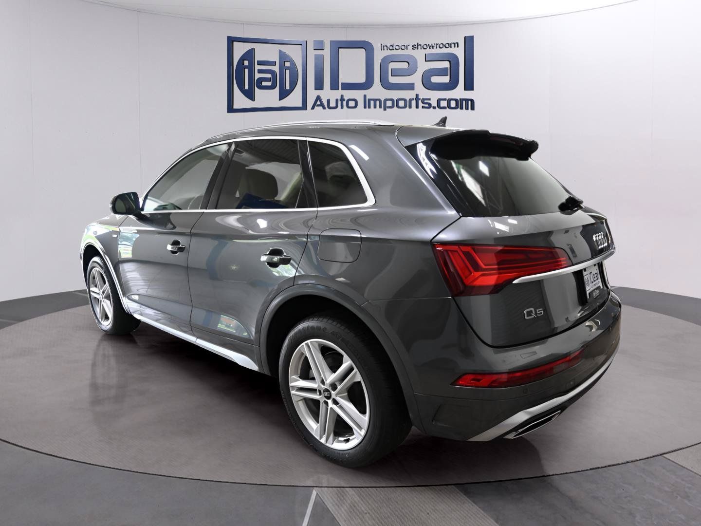 Used 2023 Audi Q5 e Premium Plus AWD/4WD image 3