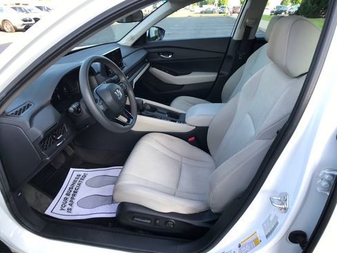 Used 2024 Honda Accord EX image 4