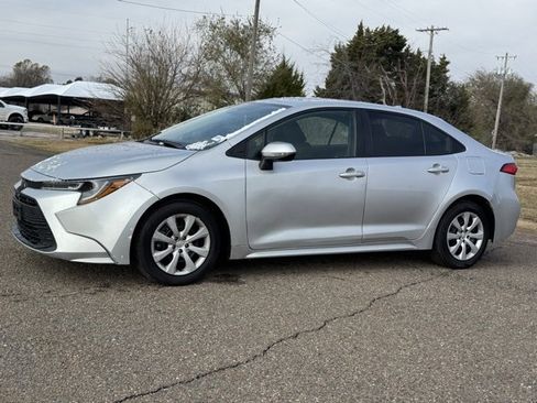 Used 2024 Toyota Corolla LE image 3