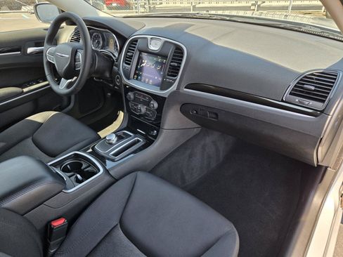Used 2023 Chrysler 300 Touring RWD image 30