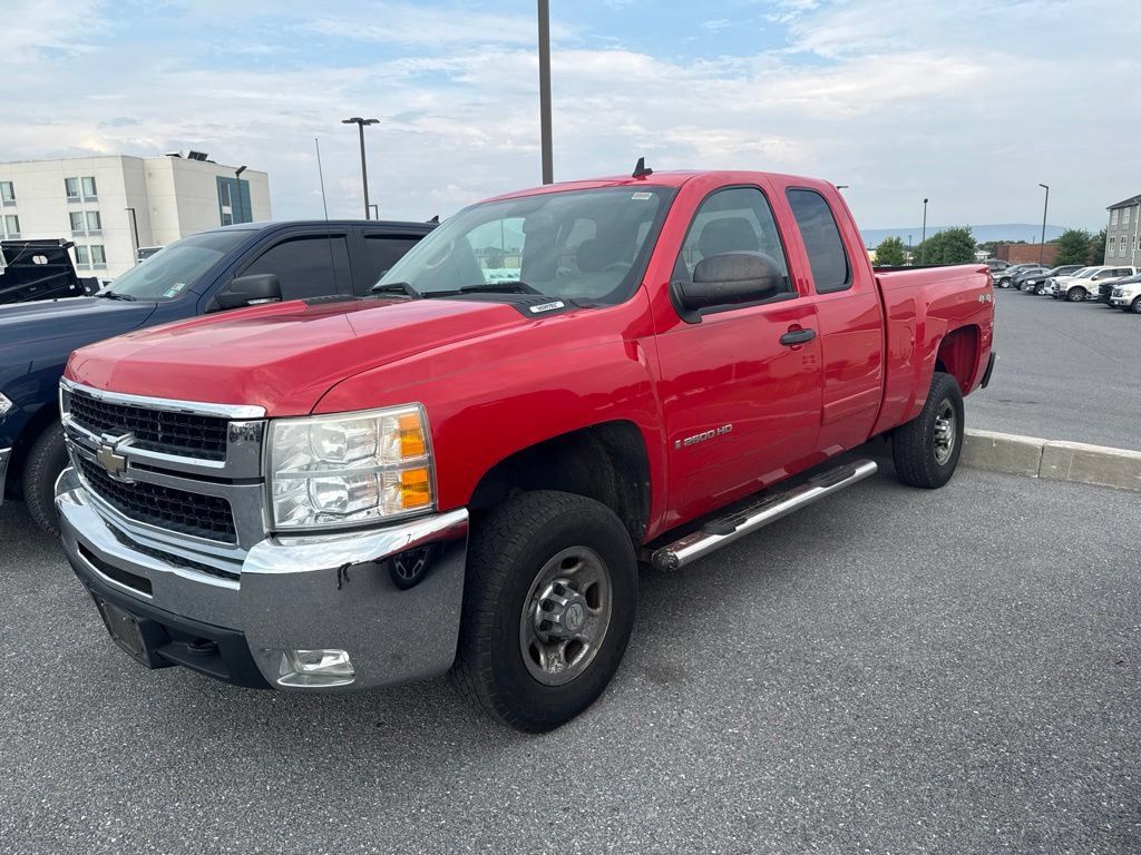 Used 2008 Chevrolet Silverado 2500 LT w/ 1LT Convenience Package AWD/4WD image 2