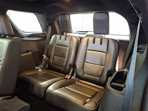 Used 2018 Ford Explorer Limited image 9