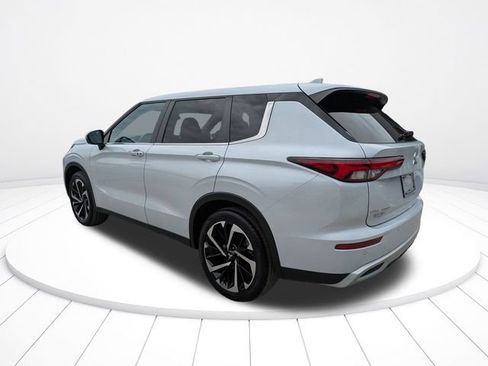 Used 2024 Mitsubishi Outlander SE FWD image 6