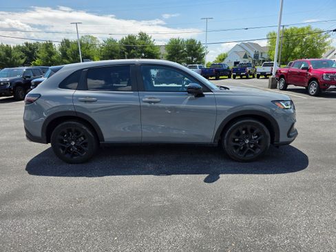 Used 2025 Honda HR-V Sport image 4