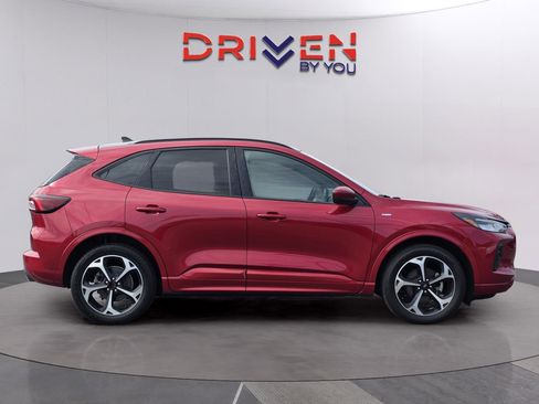 Used 2023 Ford Escape ST-Line Select w/ Tech Pack #2 image 6