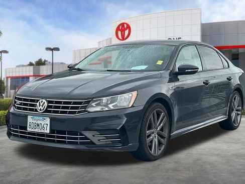 Used 2018 Volkswagen Passat 2.0T R-Line FWD image 2