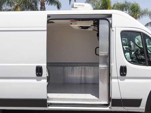 Used 2025 RAM ProMaster 3500 w/ Convenience Group FWD image 11