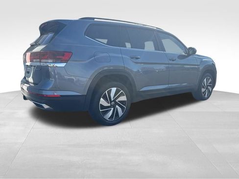 Used 2024 Volkswagen Atlas SE AWD/4WD image 11