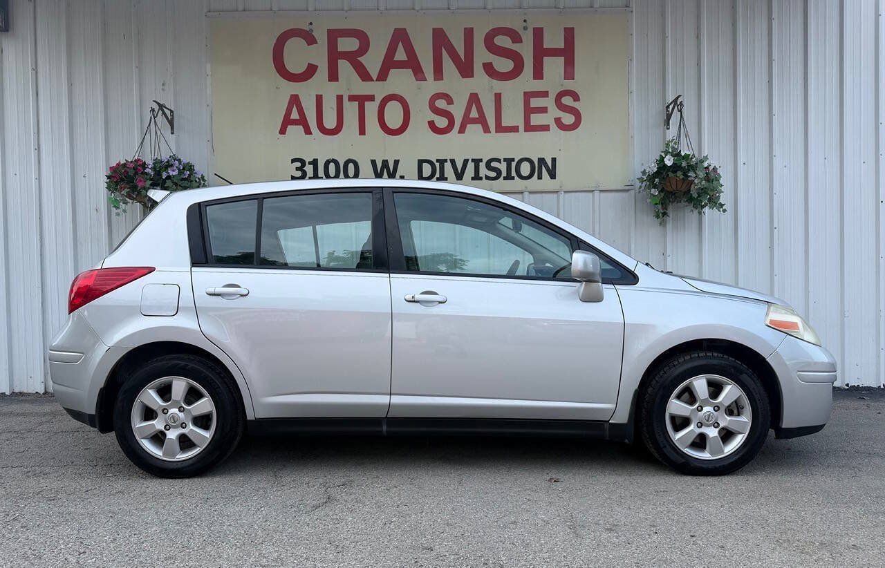 Used 2009 Nissan Versa Hatchback w/ Convenience Pkg FWD image 5