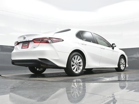 Used 2022 Toyota Camry LE FWD image 31