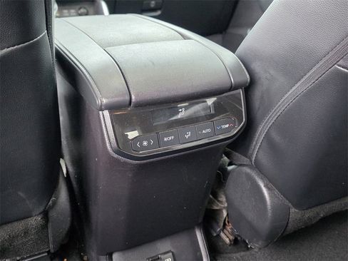 Used 2024 Toyota Highlander XSE image 17