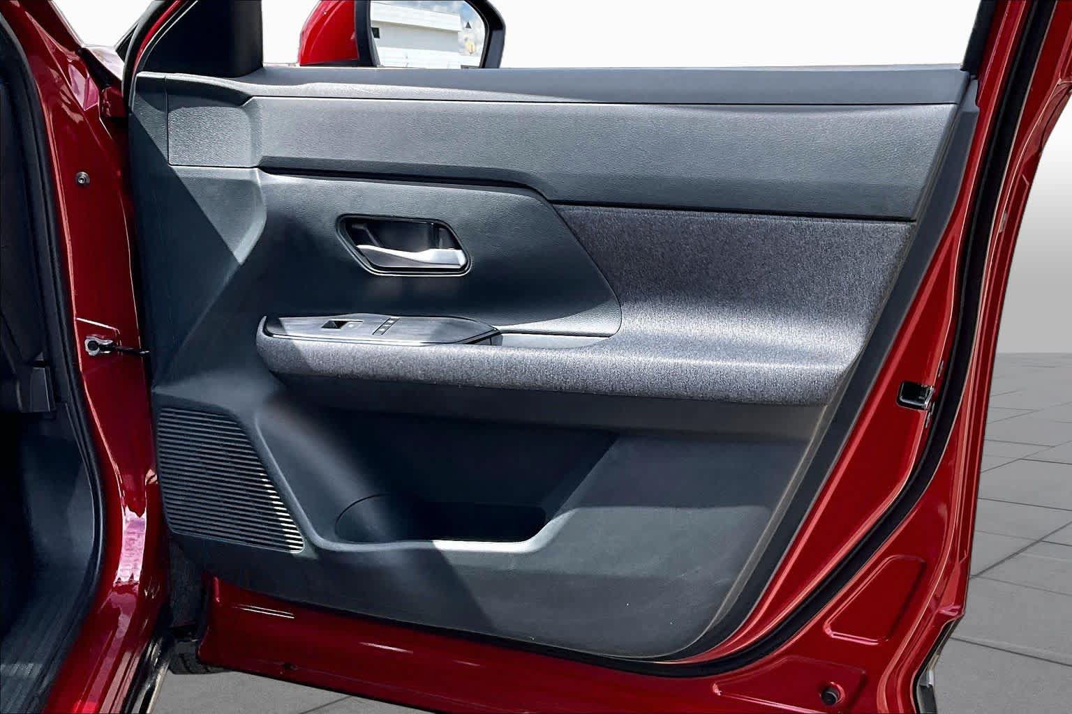 Certified 2025 Nissan Kicks SV FWD image 23