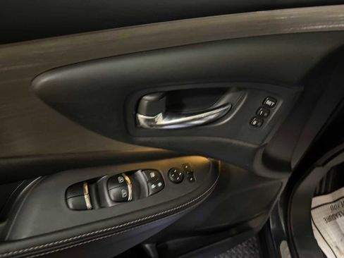 Used 2018 Nissan Murano Platinum image 21