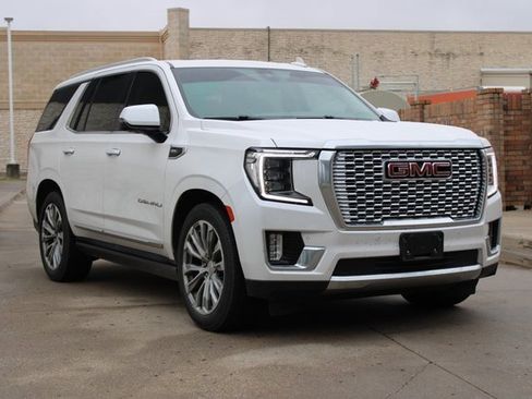 Used 2021 GMC Yukon Denali image 2