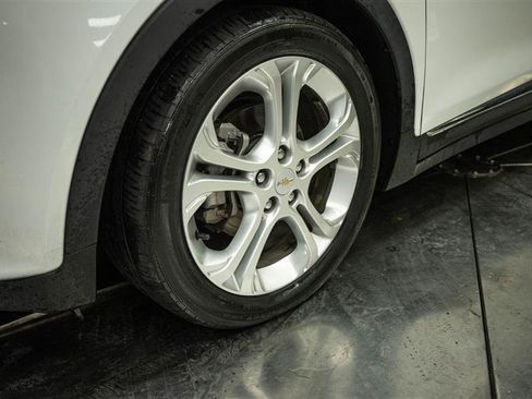 Used 2021 Chevrolet Bolt LT image 3