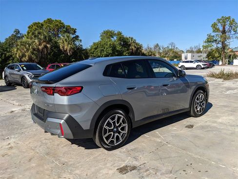 Used 2025 BMW X2 xDrive28i image 9