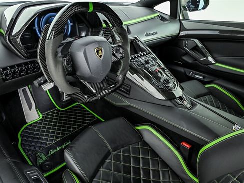 Used 2018 Lamborghini Aventador S AWD/4WD image 22