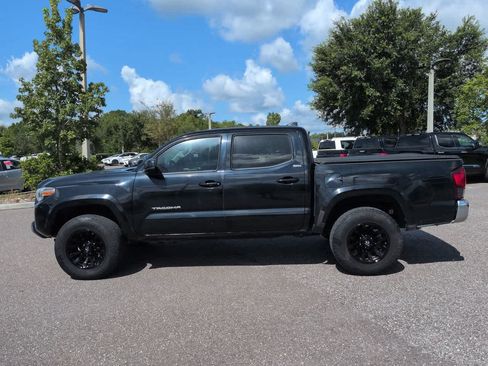 Used 2018 Toyota Tacoma SR5 AWD/4WD image 3