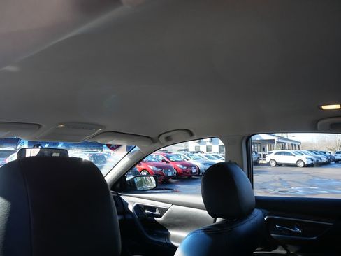 Used 2014 Nissan Altima 2.5 S w/ Sport Value Package image 21