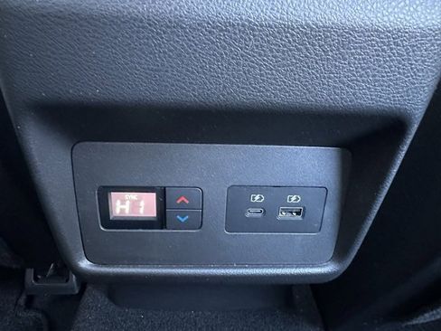 Used 2021 Nissan Rogue SL w/ Premium Package image 25