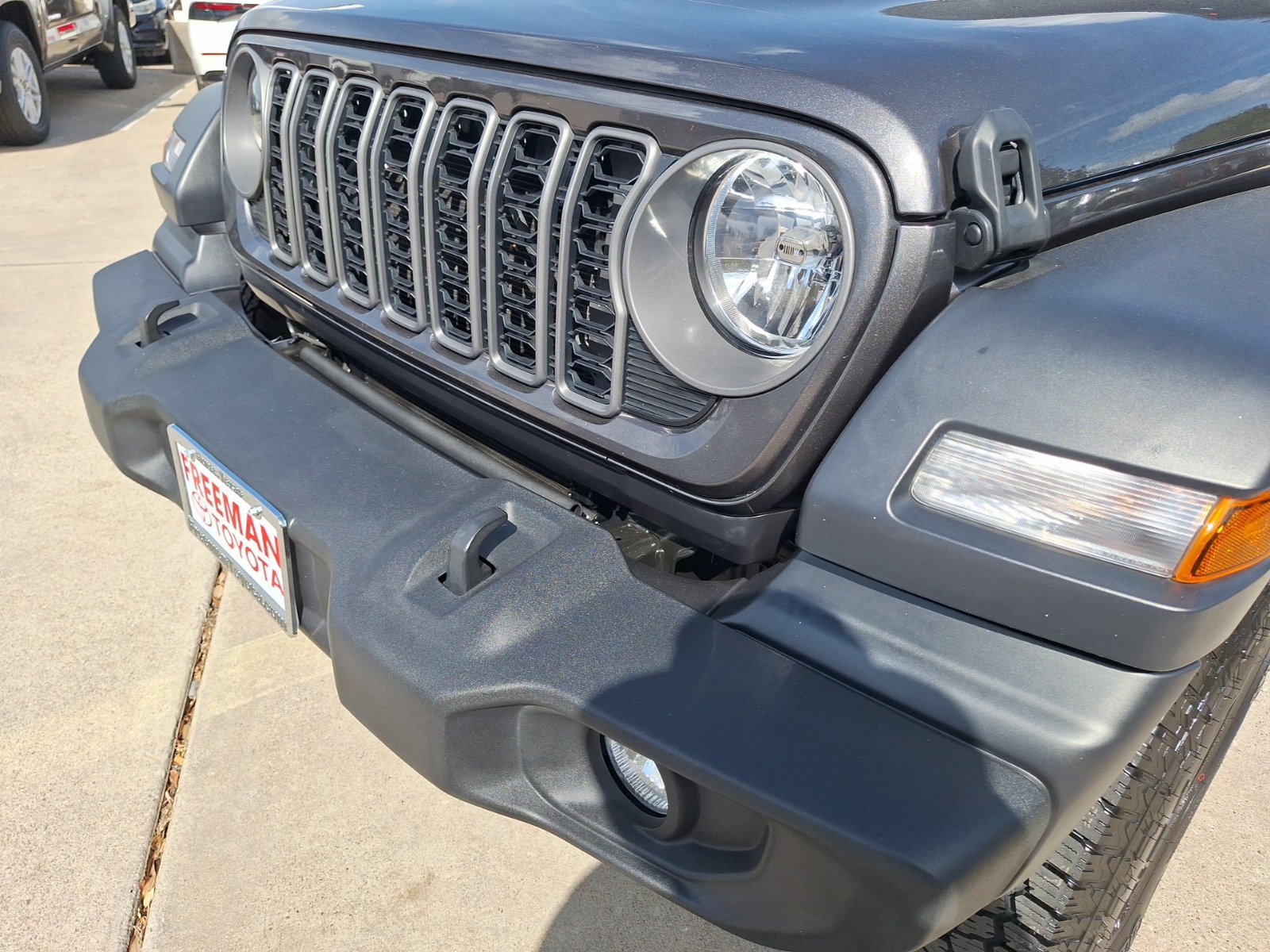 Used 2025 Jeep Wrangler Sport AWD/4WD image 10
