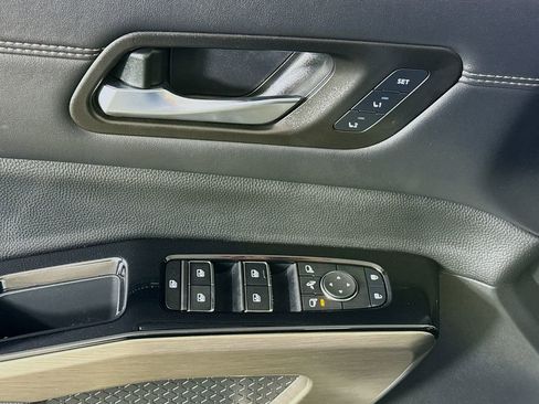 Used 2024 Nissan Pathfinder Platinum image 26