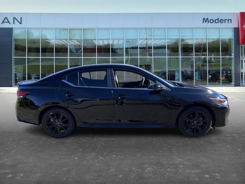 Certified 2025 Nissan Sentra SR w/ Midnight Edition image 4