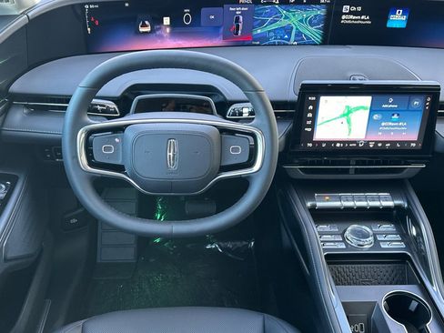 New 2026 Lincoln Nautilus Premier image 13