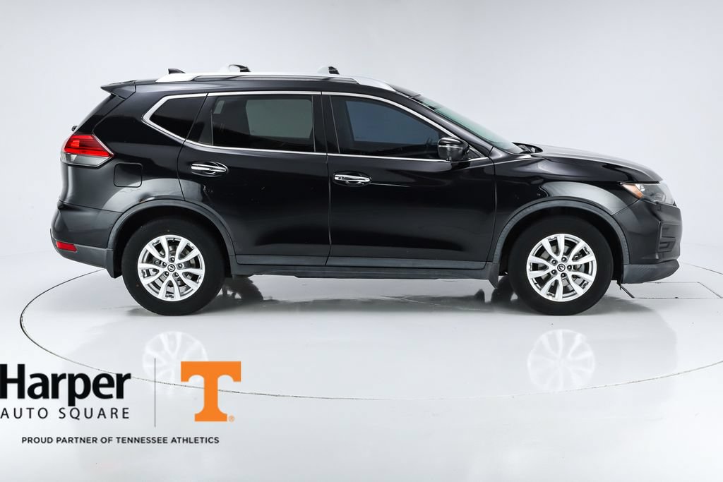 Used 2017 Nissan Rogue SV w/ SV Premium Package FWD image 46