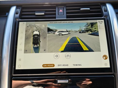 Certified 2025 Land Rover Discovery S AWD/4WD image 23