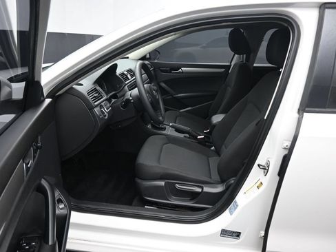 Used 2012 Volkswagen Passat 2.5 S FWD image 12