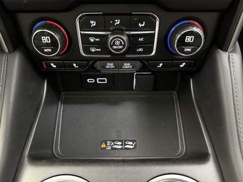 Used 2024 Chevrolet Suburban Z71 w/ Luxury Package image 30