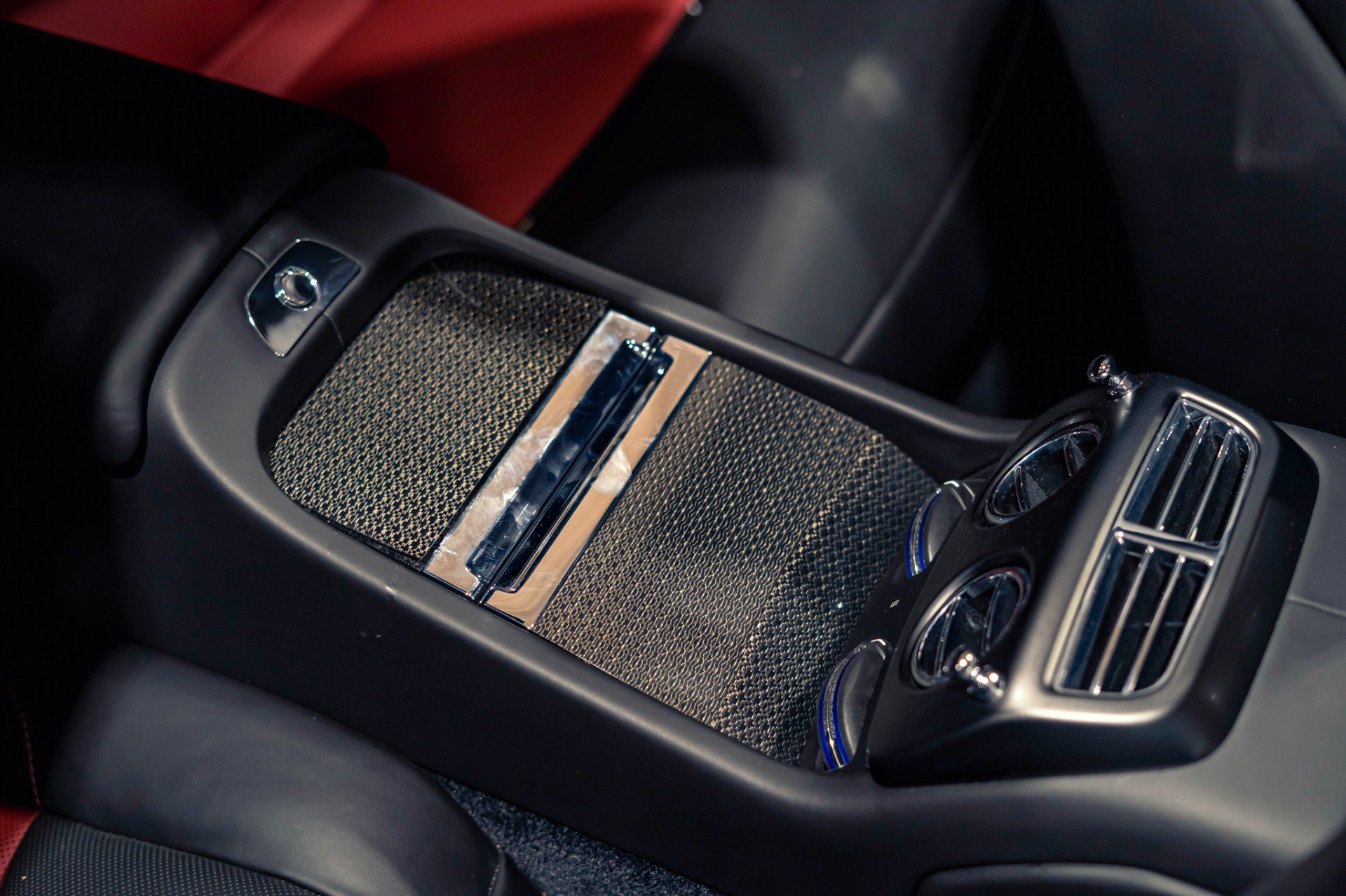 Used 2019 Rolls-Royce Dawn RWD image 29