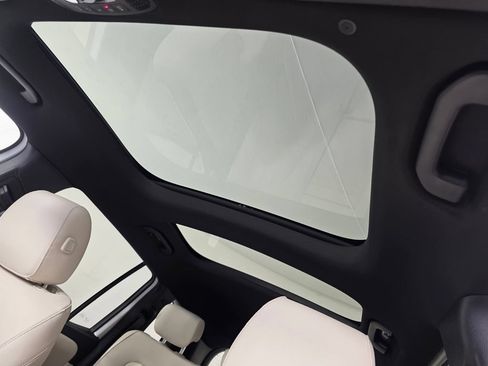 New 2026 Mercedes-Benz GLB 250 image 9
