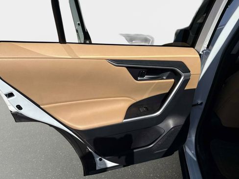 Used 2025 Toyota RAV4 XLE Premium image 11