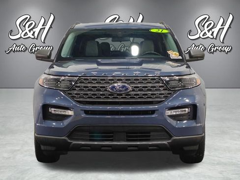 Used 2021 Ford Explorer XLT w/ Equipment Group 202A AWD/4WD image 14