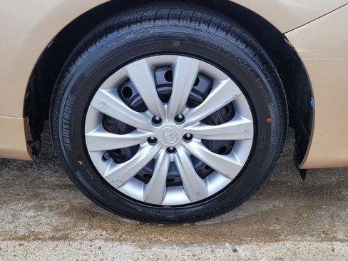 Used 2012 Toyota Corolla LE image 16