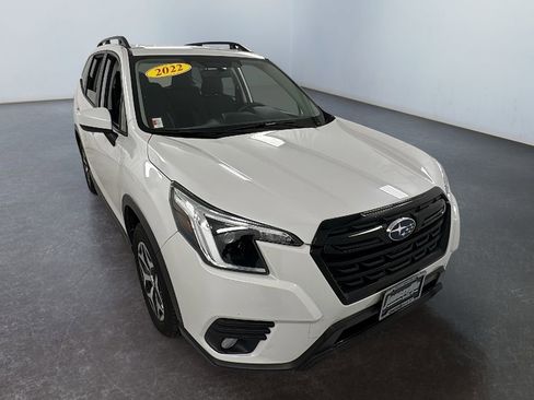 Used 2022 Subaru Forester Premium image 1