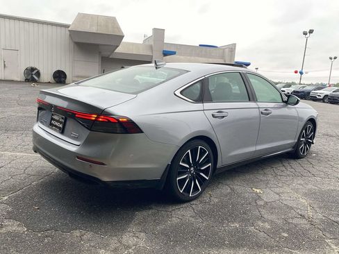 Used 2023 Honda Accord Touring image 5
