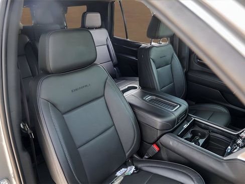 Used 2023 GMC Yukon Denali image 30