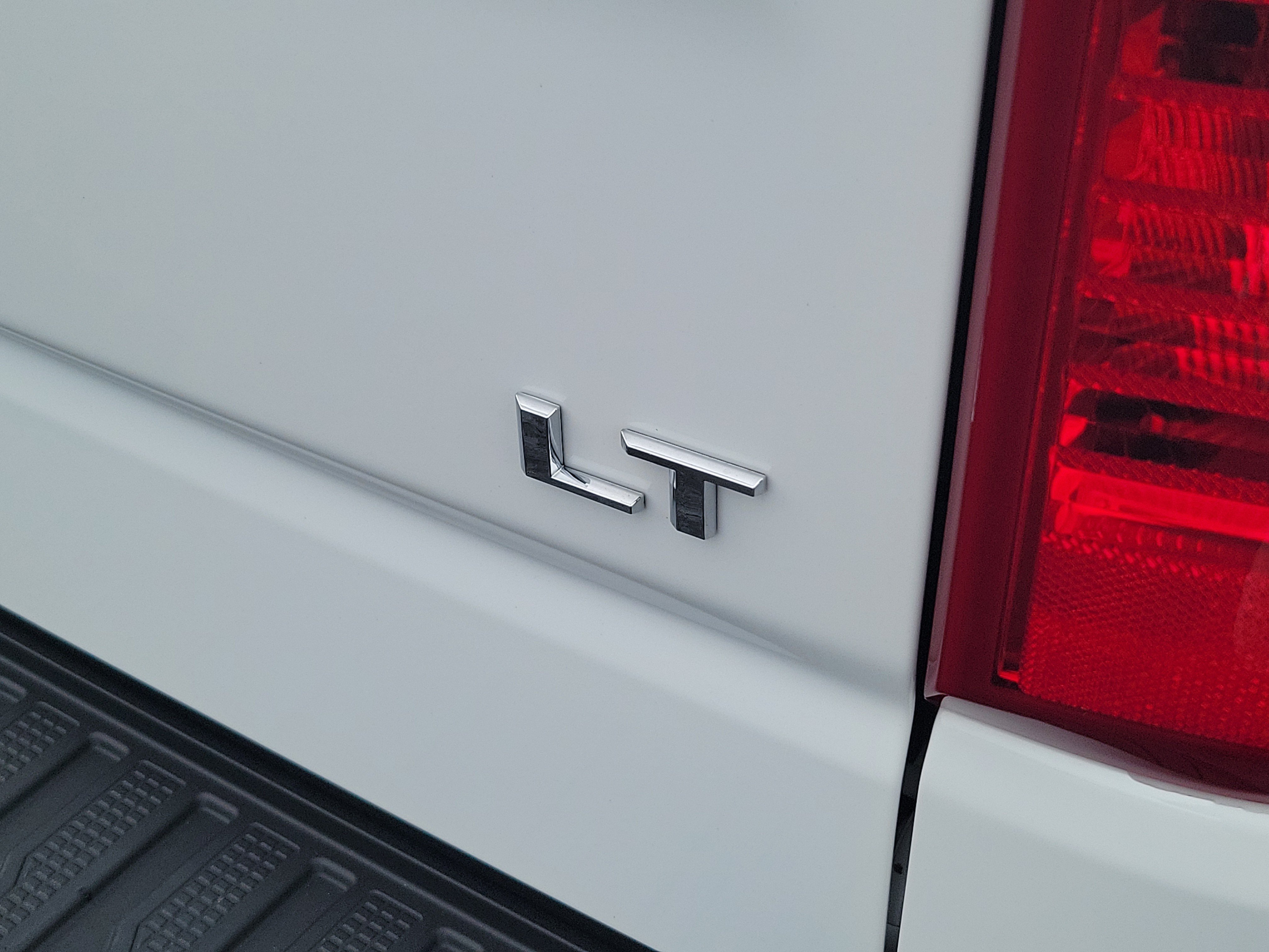 Used 2026 Chevrolet Silverado 1500 LT w/ All Star Edition Plus RWD image 5
