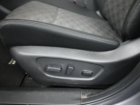 Used 2020 Nissan Rogue Sport SV FWD image 10