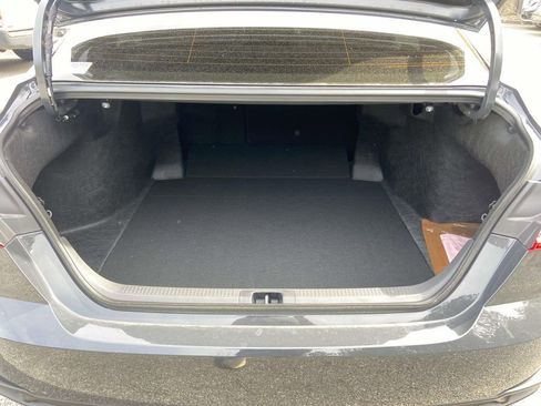 Used 2026 Toyota Camry SE w/ Convenience Package image 10