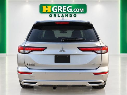 Used 2023 Mitsubishi Outlander SE AWD/4WD image 4
