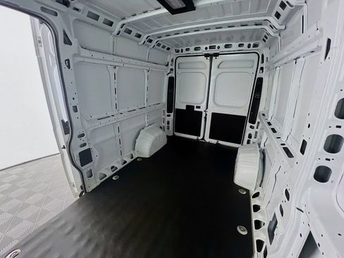 Used 2024 RAM ProMaster 2500 w/ Convenience Group FWD image 22