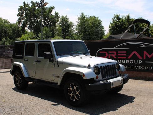 Used 2008 Jeep Wrangler Unlimited Sahara AWD/4WD image 4