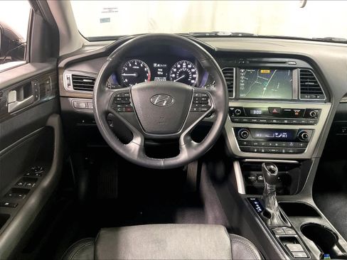 Used 2016 Hyundai Sonata Limited w/ Option Group 05 image 17