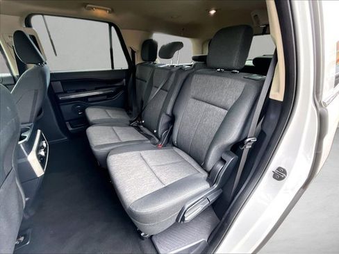 Used 2024 Ford Expedition XLT RWD image 25
