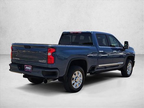 Used 2024 Chevrolet Silverado 2500 High Country w/ High Country Premium Package AWD/4WD image 5