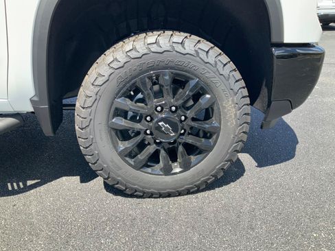 New 2026 Chevrolet Silverado 2500 LTZ w/ LTZ Plus Package AWD/4WD image 9